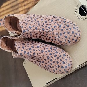 Girls Toms wedge animal print bootie